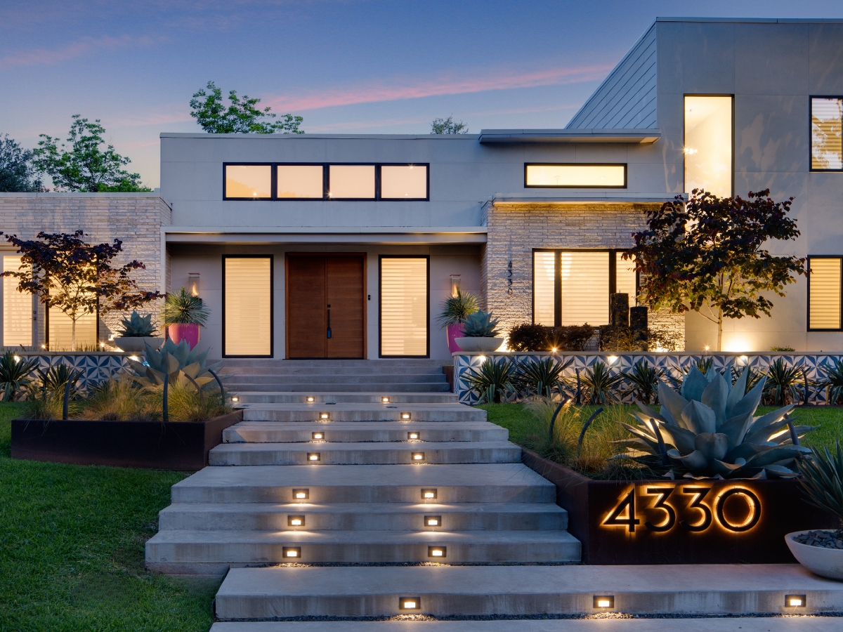 Premium twilight-enhanced architectural photography of a dallas-fort worth home featuring vibrant accutwilight℠ lighting and signature accuskyreplacement℠.